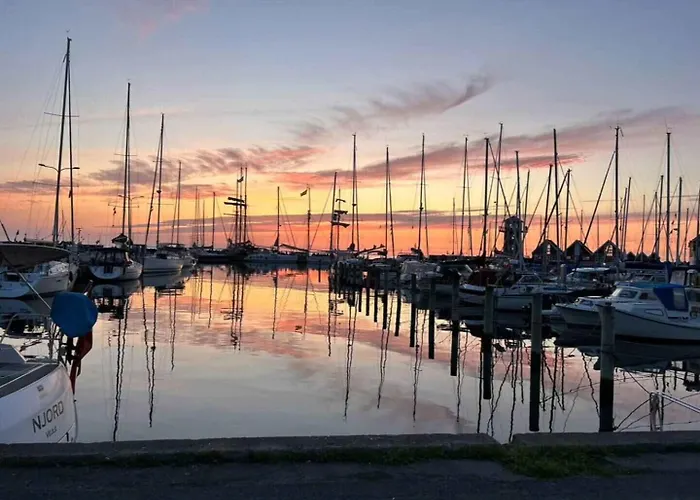 Nyaraló Spacious Near The